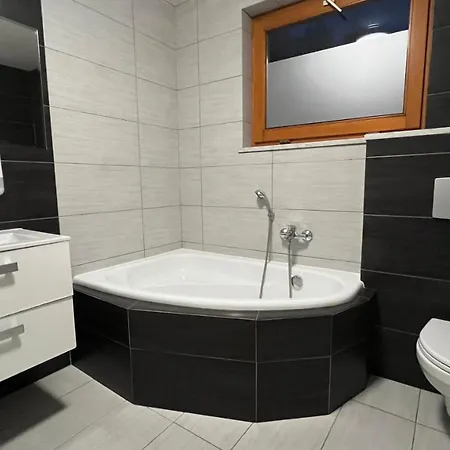 Alojamento de Acomodação e Pequeno-almoço Larysa Agro