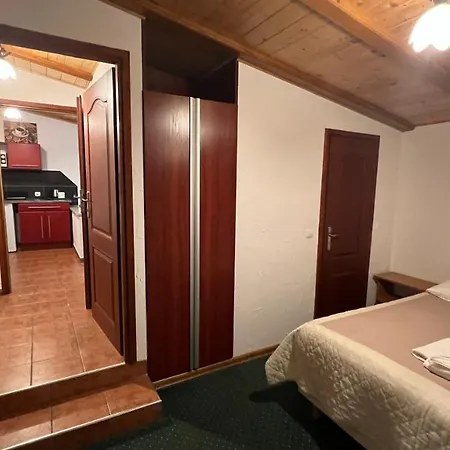 Larysa Agro Alojamento de Acomodação e Pequeno-almoço 3*