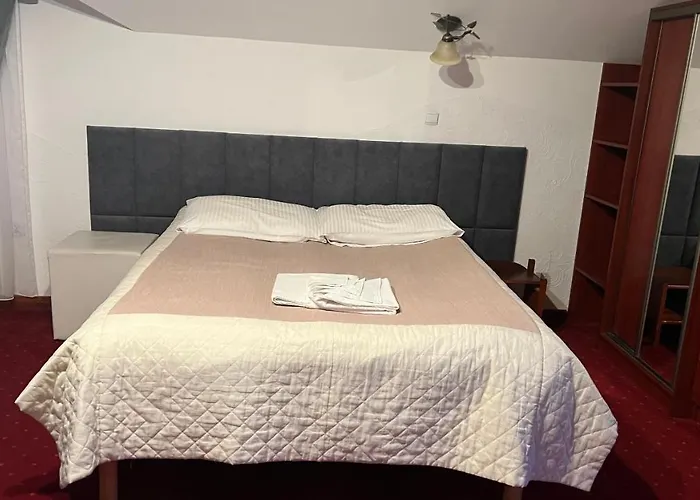 Larysa Agro Bed & Breakfast